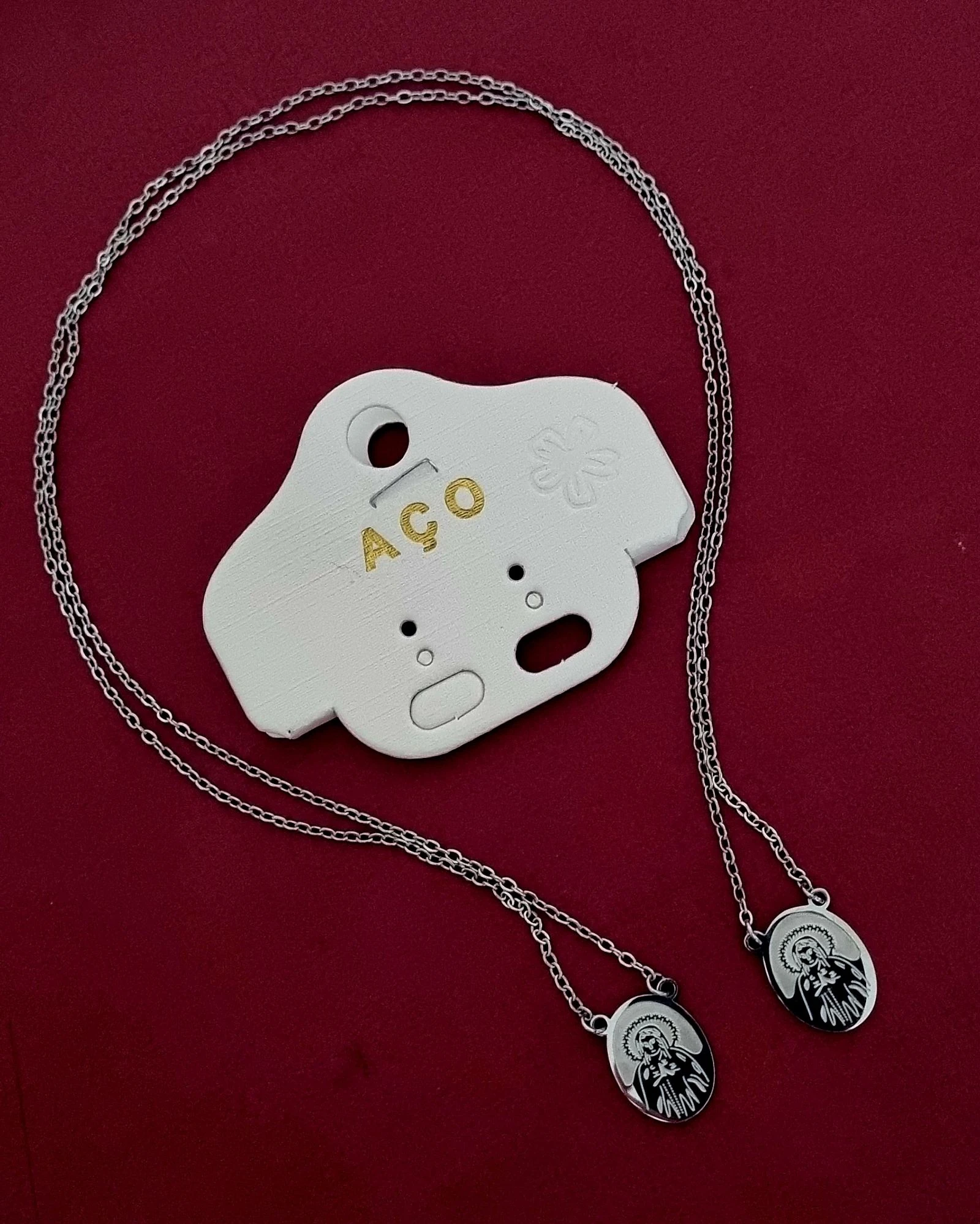 Colar/escapulario prateado, em aço, com a Nossa Senhora.  – photo 5